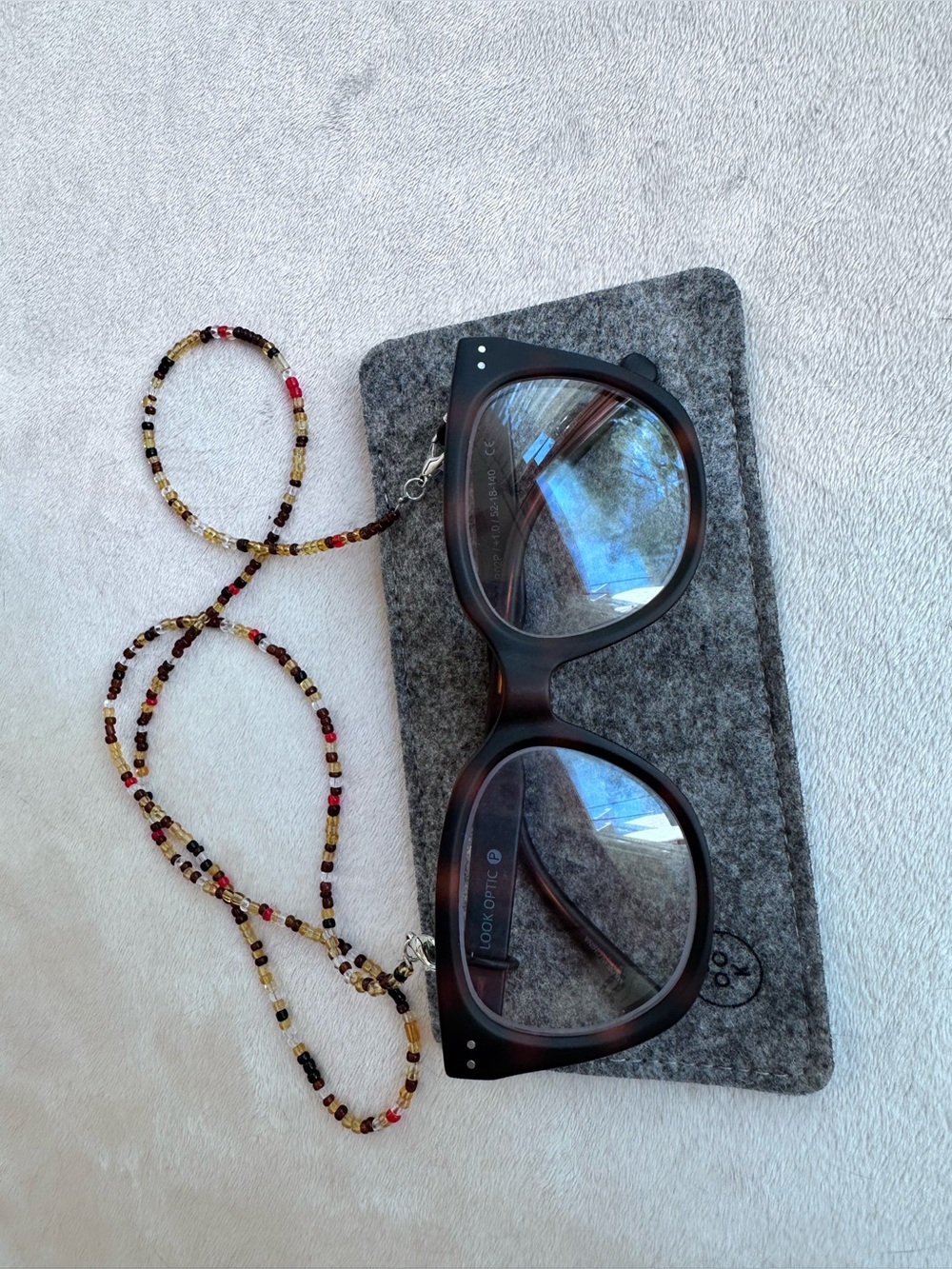 Tortoiseshell Reading Glasses with Multicolor Beaded Chain - Brown